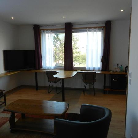 Hotel Les Charmilles De Mormal Landrecies Exteriör bild
