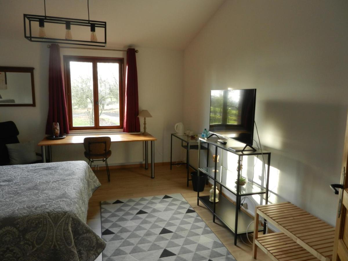Hotel Les Charmilles De Mormal Landrecies Exteriör bild