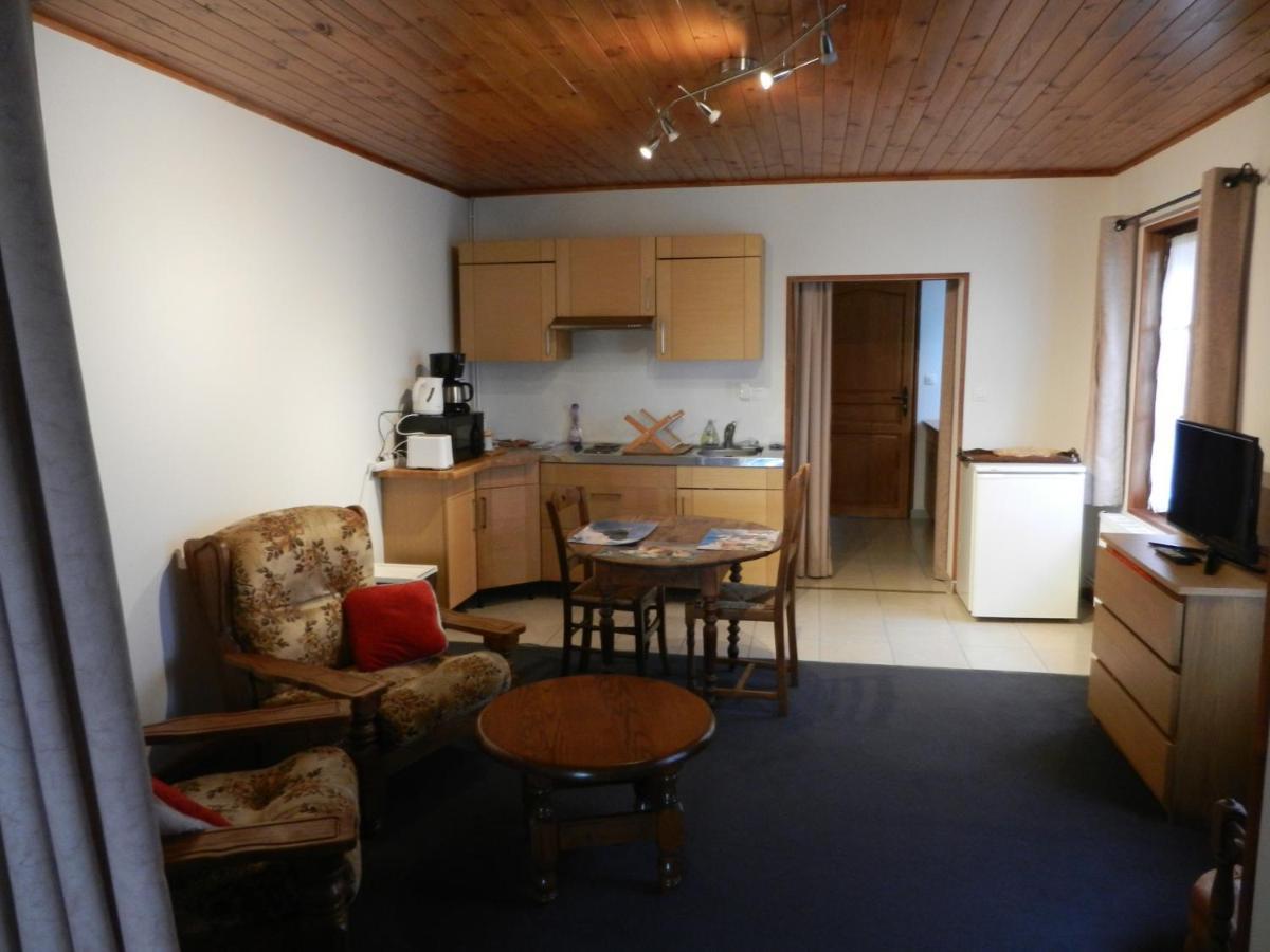 Hotel Les Charmilles De Mormal Landrecies Exteriör bild
