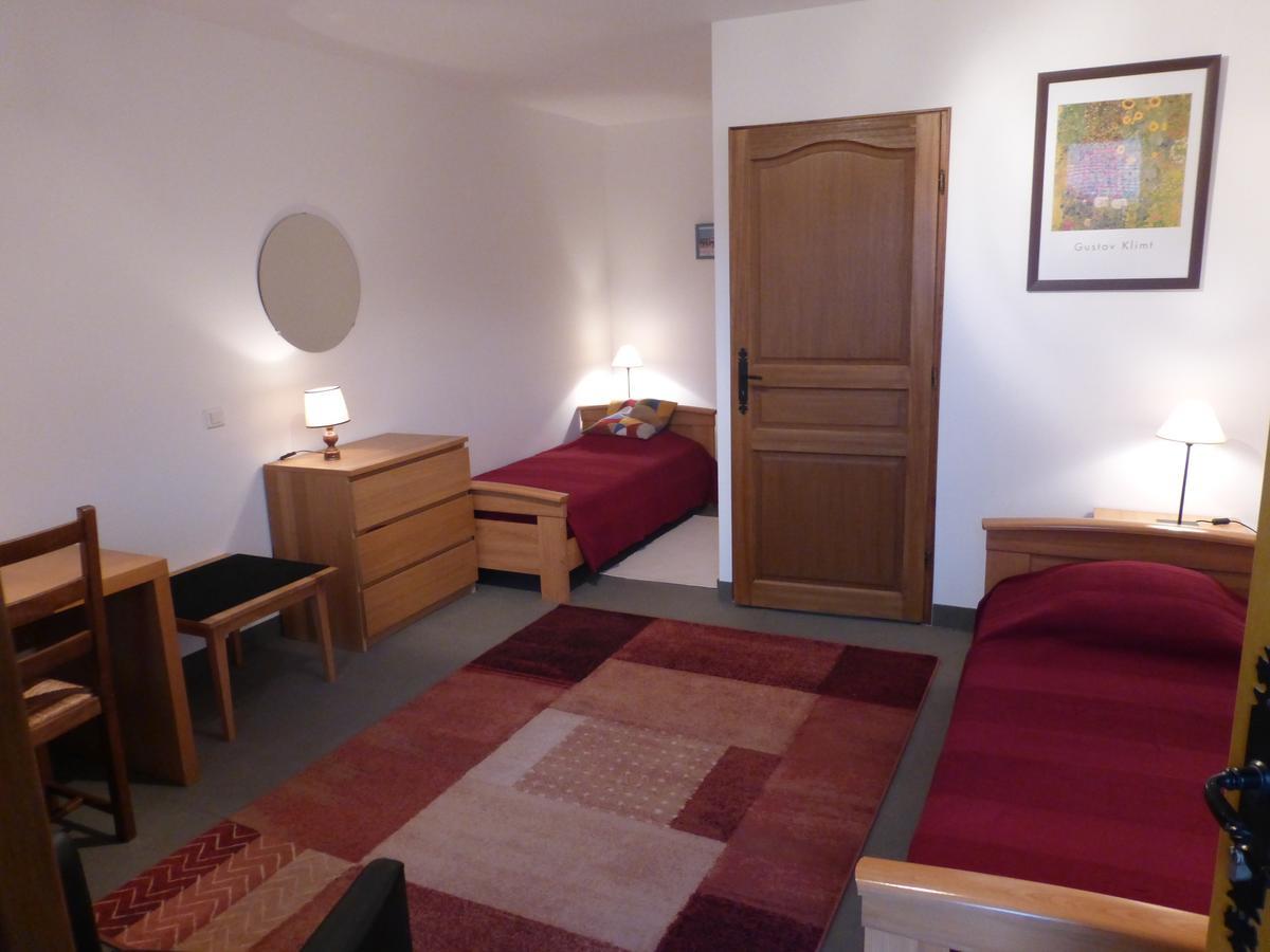 Hotel Les Charmilles De Mormal Landrecies Rum bild