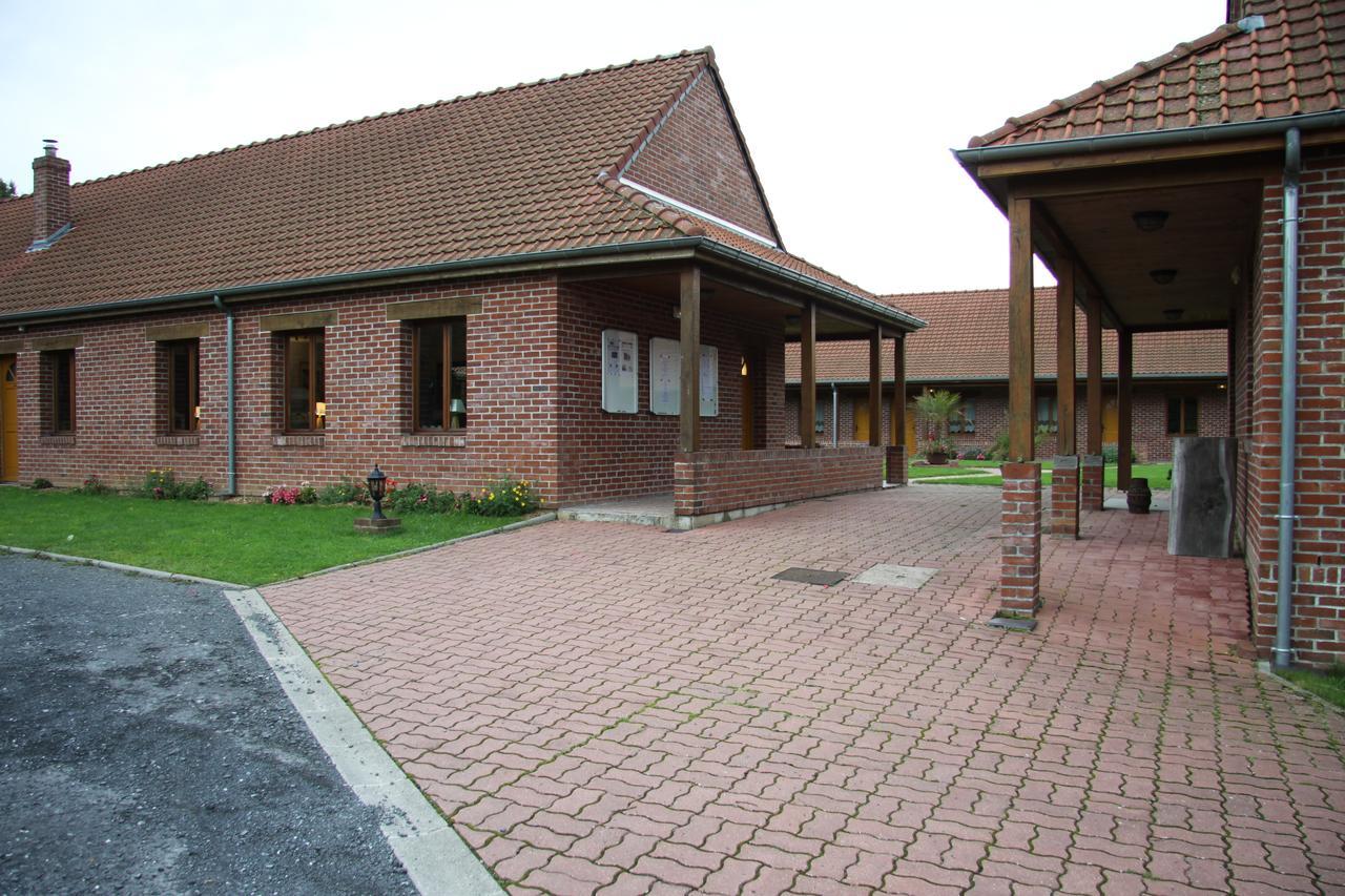 Hotel Les Charmilles De Mormal Landrecies Exteriör bild