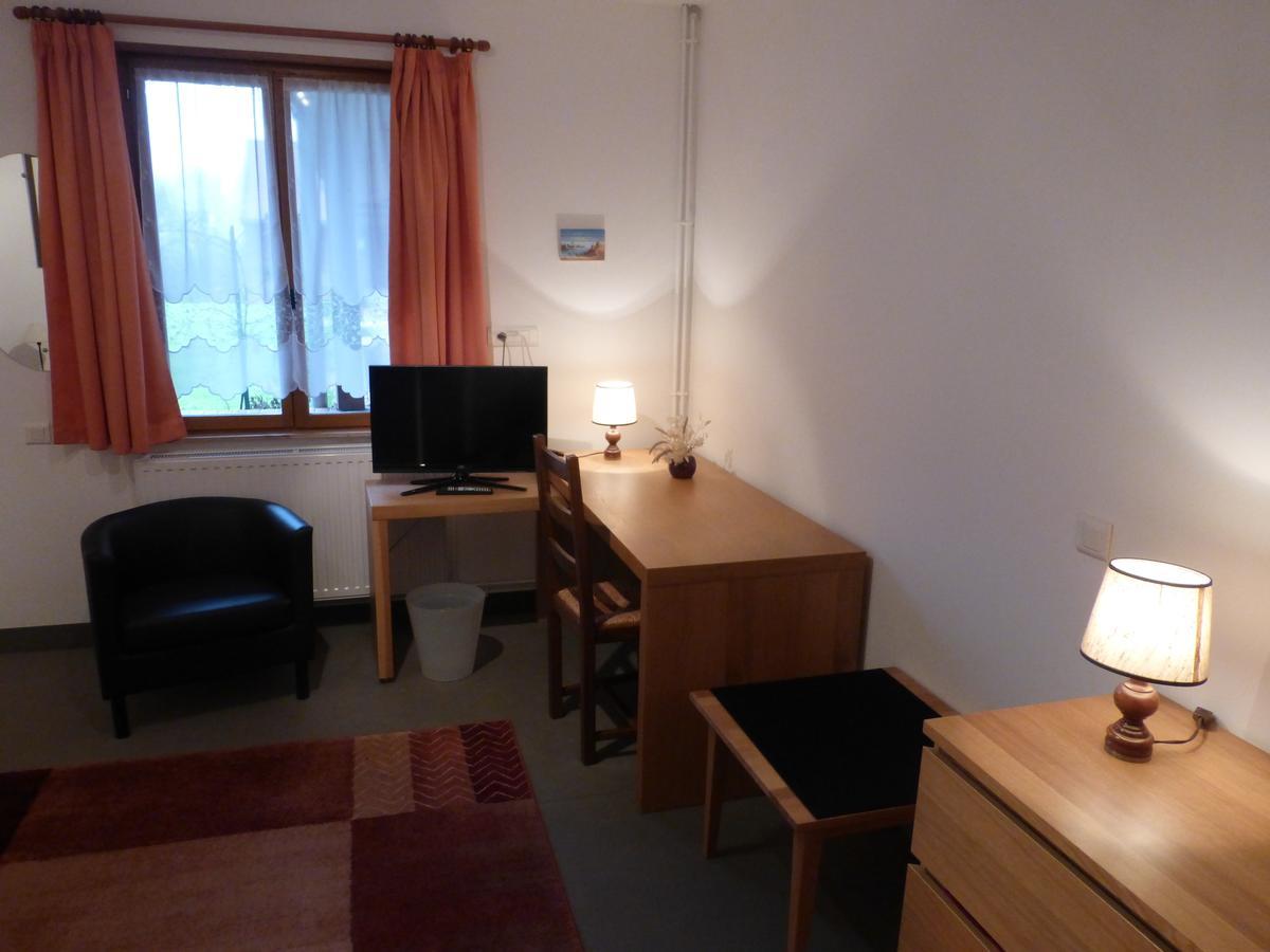 Hotel Les Charmilles De Mormal Landrecies Rum bild