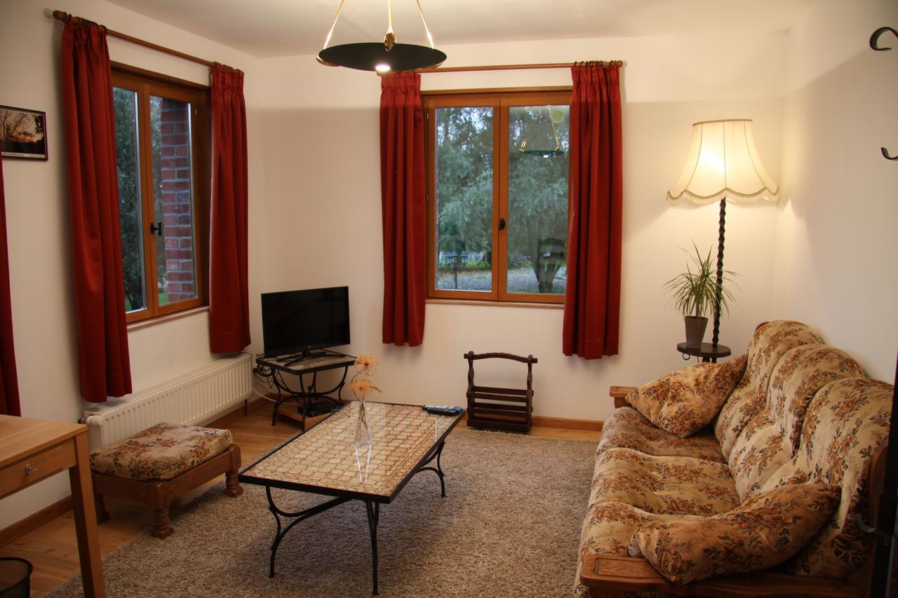 Hotel Les Charmilles De Mormal Landrecies Rum bild