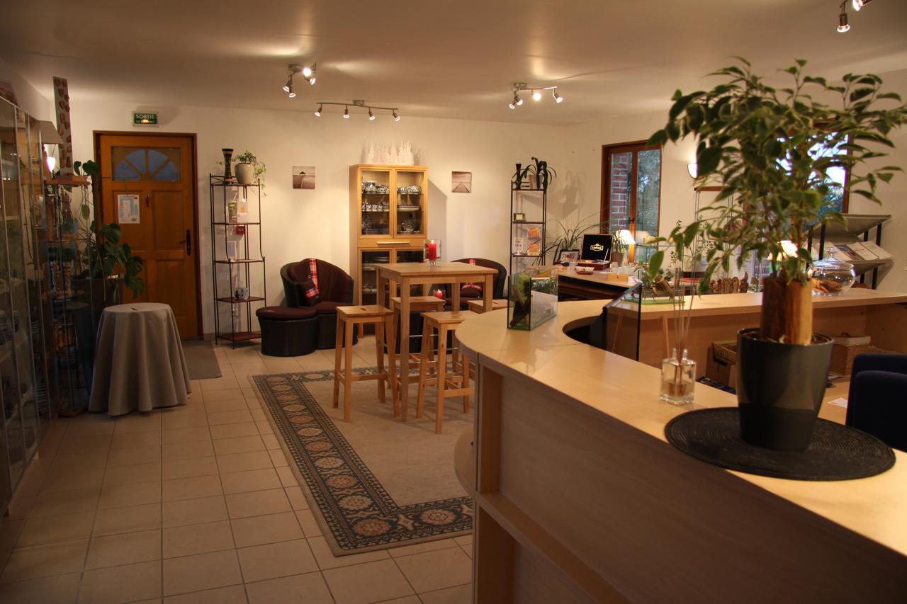Hotel Les Charmilles De Mormal Landrecies Exteriör bild