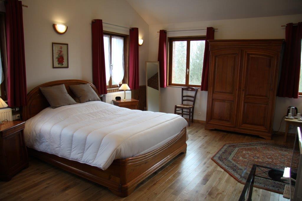 Hotel Les Charmilles De Mormal Landrecies Exteriör bild